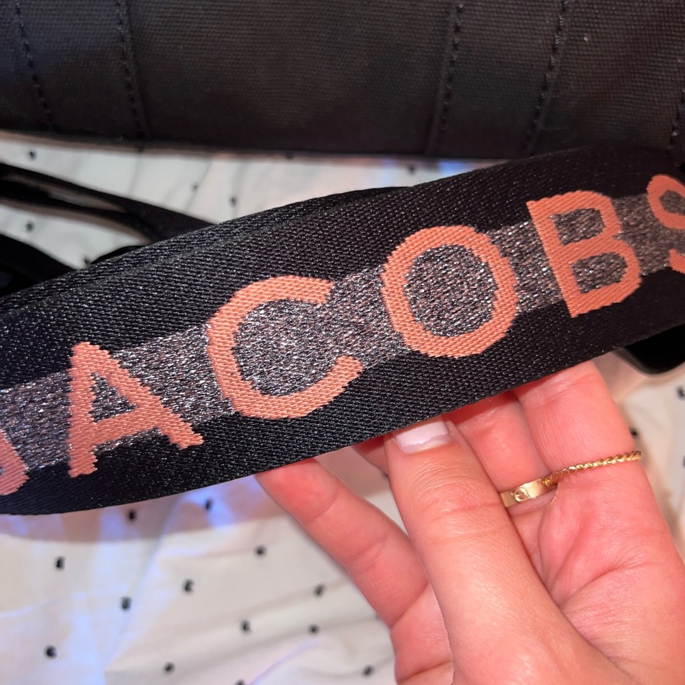 MARC Jacobs Rose gold strap